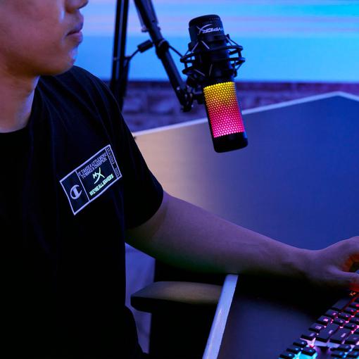 HyperX и Champion анонсировали Glow in the Dark: лимитированная коллекция светящейся одежды для геймеров с ценником от $30
HyperX и Champion анонсировали Glow in the Dark: лимитированная коллекция светящейся одежды для геймеров с ценником от $30