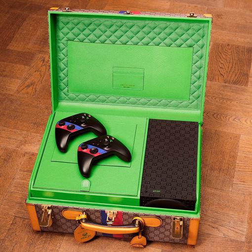 Gucci и Microsoft выпустили элитную версию Xbox Series X за $10 тысяч
Gucci и Microsoft выпустили элитную версию Xbox Series X за $10 тысяч