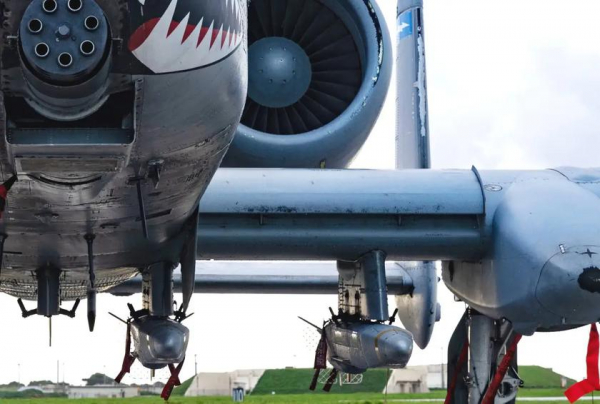 ВВС США хотят использовать штурмовики A-10 Thunderbolt II вместе со сверхзвуковыми бомбардировщиками B-1B Lancer для уничтожения вражеских систем ПВО
ВВС США хотят использовать штурмовики A-10 Thunderbolt II вместе со сверхзвуковыми бомбардировщиками B-1B Lancer для уничтожения вражеских систем ПВО