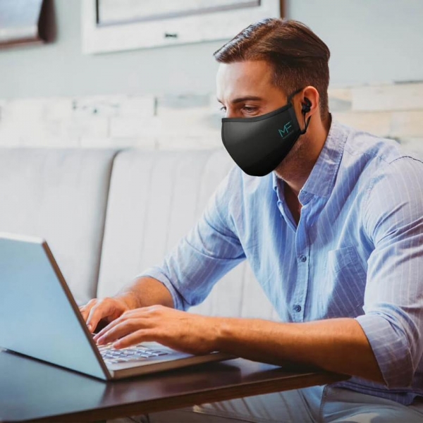 MaskFone: защитная маска с наушниками, микрофоном и поддержкой голосовых помощников
MaskFone: защитная маска с наушниками, микрофоном и поддержкой голосовых помощников
