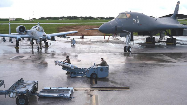 ВВС США хотят использовать штурмовики A-10 Thunderbolt II вместе со сверхзвуковыми бомбардировщиками B-1B Lancer для уничтожения вражеских систем ПВО
ВВС США хотят использовать штурмовики A-10 Thunderbolt II вместе со сверхзвуковыми бомбардировщиками B-1B Lancer для уничтожения вражеских систем ПВО