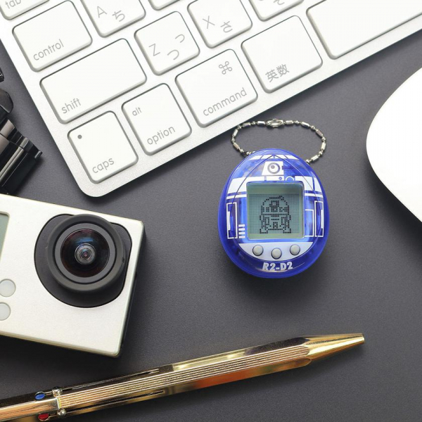 
						R2-D2 Tamagotchi: первый в истории тамагочи для фанатов &laquo;Звездных войн&raquo; с дроидом R2-D2 в качестве питомца
					