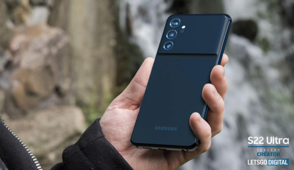 
						Хоть бы не сглазить: Samsung Galaxy S22 Ultra показали на рендерах со слотом microSD, 3,5 мм разъемом и подэкранной камерой
					