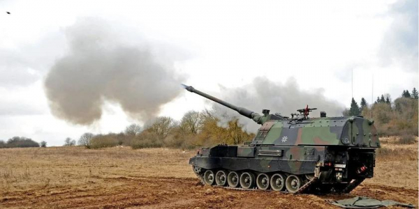 Der Spiegel: немецкие гаубицы Panzerhaubitze 2000 выходят из строя из-за высокой интенсивности стрельбы Вооружёнными Силами Украины
Der Spiegel: немецкие гаубицы Panzerhaubitze 2000 выходят из строя из-за высокой интенсивности стрельбы Вооружёнными Силами Украины