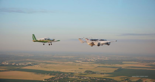 Добро пожаловать в будущее: летающий автомобиль-трансформер AirCar совершил первый в истории перелет между городами
Добро пожаловать в будущее: летающий автомобиль-трансформер AirCar совершил первый в истории перелет между городами