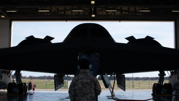 США подняли в небо одновременно 40% флота ядерных бомбардировщиков B-2 Spirit стоимостью более $2 млрд
США подняли в небо одновременно 40% флота ядерных бомбардировщиков B-2 Spirit стоимостью более $2 млрд