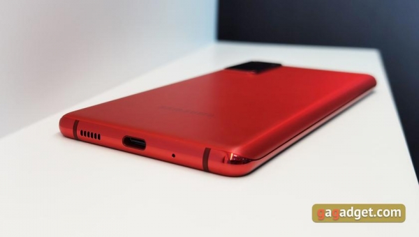 "Молодёжный" флагман Samsung Galaxy S20 FE своими глазами
"Молодёжный" флагман Samsung Galaxy S20 FE своими глазами