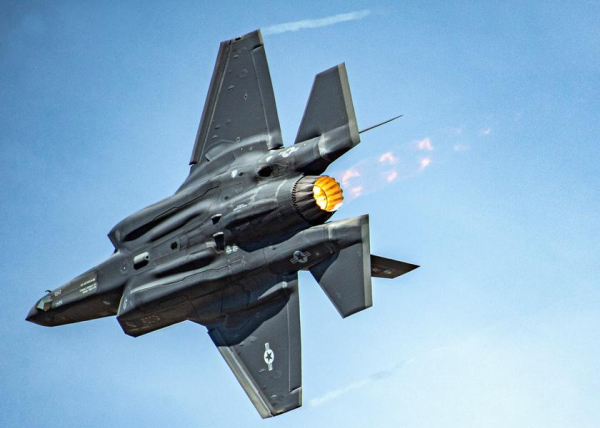 
							Адаптивный двигатель для F-35 Lightning II мог бы экономить ежегодно сотни миллионов долларов и резко сократить выбросы в атмосферу
						