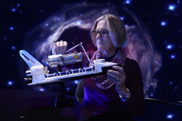 LEGO совместно с NASA представила набор Space Shuttle Discovery за $199
LEGO совместно с NASA представила набор Space Shuttle Discovery за $199