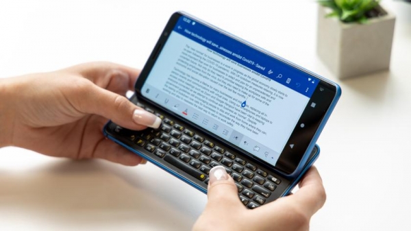 Смартфон-слайдер Pro1-X с физической QWERTY-клавиатурой и несколькими ОС стал хитом Indiegogo
Смартфон-слайдер Pro1-X с физической QWERTY-клавиатурой и несколькими ОС стал хитом Indiegogo