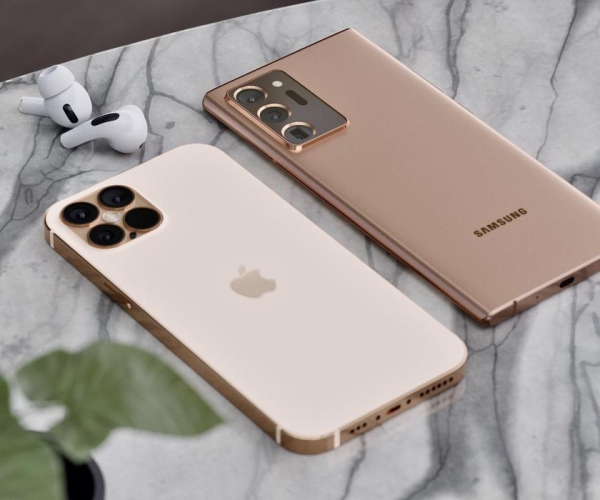 
						Неанонсированные iPhone 12 Pro и Samsung Galaxy Note 20 Ultra на одном изображении
					