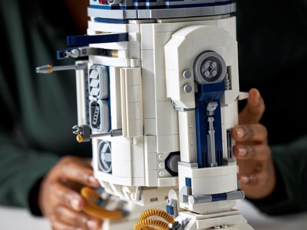 
						В честь 50-летия Lucasfilm: LEGO представила новый набор дроида R2-D2 из &laquo;Звёздных войн&raquo;
					