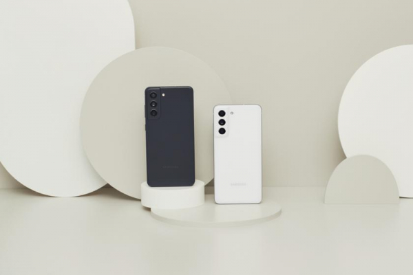 Samsung Galaxy S21 FE – Snapdragon 888, 120-Гц экран Dynamic AMOLED 2X, 4500 мА*ч, IP68 и Android 12 с One UI 4.0 по цене от $699
Samsung Galaxy S21 FE – Snapdragon 888, 120-Гц экран Dynamic AMOLED 2X, 4500 мА*ч, IP68 и Android 12 с One UI 4.0 по цене от $699