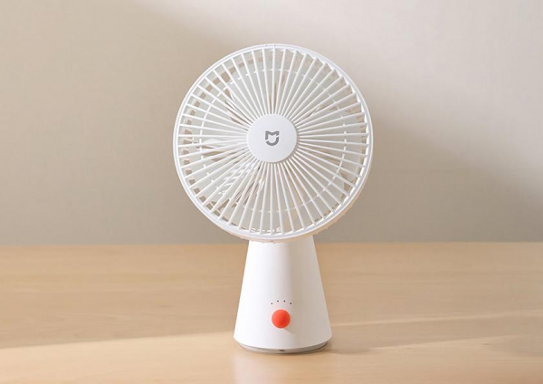 
						Xiaomi представила MiJia Desktop Fan: настольный вентилятор с портом USB-C и встроенным аккумулятором на 4000 мАч за $20
					