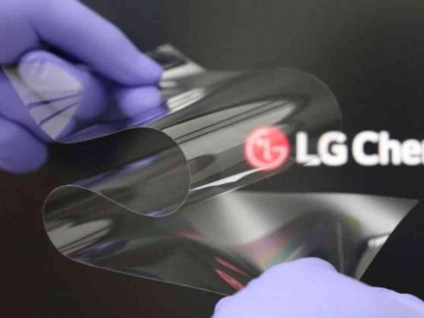 Твердый, как стекло, и без складок: LG представила новый дисплей для складных смартфонов
Твердый, как стекло, и без складок: LG представила новый дисплей для складных смартфонов