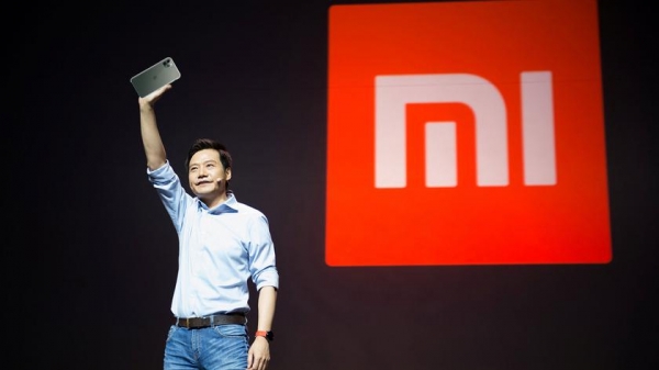 CEO Лэй Цзюнь хоть и любит смартфоны Xiaomi и Redmi, но всё равно пользуется iPhone
CEO Лэй Цзюнь хоть и любит смартфоны Xiaomi и Redmi, но всё равно пользуется iPhone