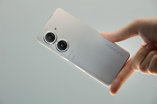 ASUS Zenfone 9 – компактный флагман на Snapdragon 8+ Gen1 с защитой IP68 по цене от €800
ASUS Zenfone 9 – компактный флагман на Snapdragon 8+ Gen1 с защитой IP68 по цене от €800