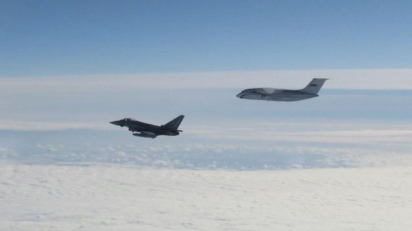 Британский и немецкий истребители Eurofighter Typhoon перехватили российские самолёты возле границ НАТО
Британский и немецкий истребители Eurofighter Typhoon перехватили российские самолёты возле границ НАТО