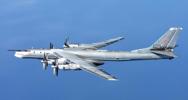 Истребители пятого поколения F-22 перехватили два российских ядерных бомбардировщика Ту-95 возле Аляски
Истребители пятого поколения F-22 перехватили два российских ядерных бомбардировщика Ту-95 возле Аляски