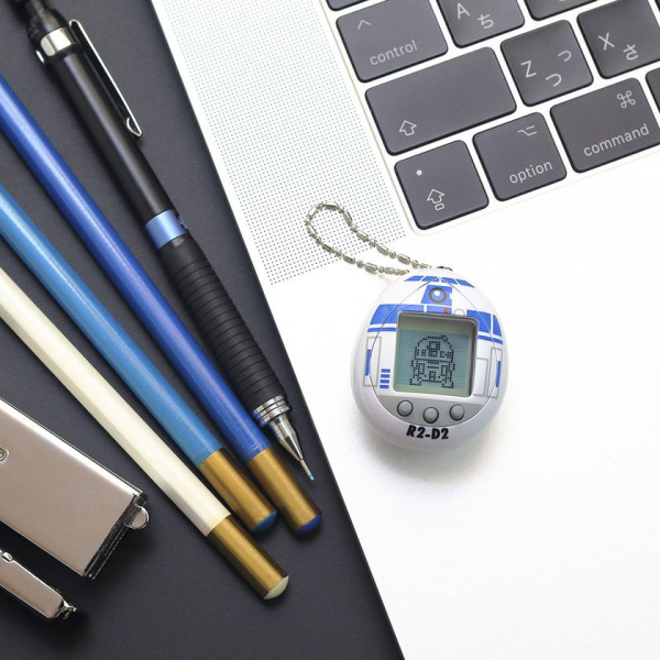 
						R2-D2 Tamagotchi: первый в истории тамагочи для фанатов &laquo;Звездных войн&raquo; с дроидом R2-D2 в качестве питомца
					