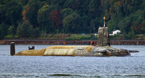 
							Атомная субмарина класса Vanguard с межконтинентальными баллистическими ракетами Trident II (D5) стала напоминать морское чудище после продолжительной миссии
						