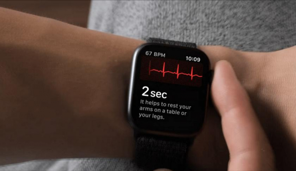 Пользователи Apple Watch в Украине с обновлением watchOS 7.6 получили поддержку ЭКГ
Пользователи Apple Watch в Украине с обновлением watchOS 7.6 получили поддержку ЭКГ