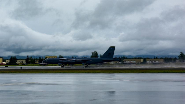 
							B-2 Spirit, B-52H Stratofortress и B-1B Lancer &ndash; ВВС США одновременно использовали сразу все типы стратегических бомбардировщиков
						
