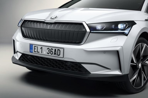 
						Skoda Enyaq iV: конкурент Tesla Model X с запасом хода до 510 км, разгоном 6.2 сек до 100 км/ч, 13-дюймовым дисплеем и ценником от 40 000 евро
					
