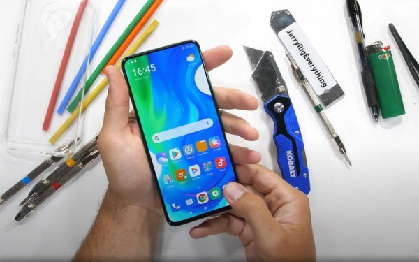 
						JerryRigEverything проверил Poco F2 Pro на прочность: смартфон ломали, бросали, жгли и царапали
					