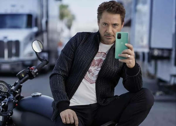 
						&laquo;Железный человек&raquo; Роберт Дауни-младший в рекламе нового OnePlus 8T
					