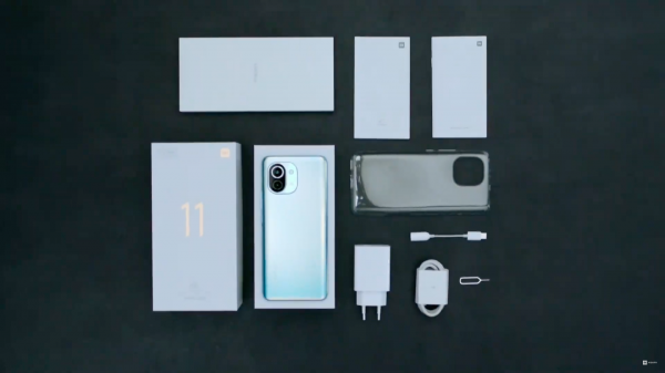 
						Xiaomi Mi 11 вышел на глобальном рынке с блоком питания в комплекте и ценником в полтора раза дороже, чем в Китае
					
