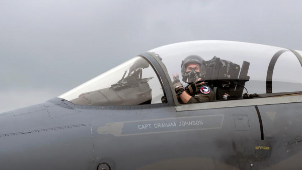 США запустили процесс вывода истребителей F-15 Eagle с авиабазы «Кадена» в Японии, где самолёты служили с 1979 года
США запустили процесс вывода истребителей F-15 Eagle с авиабазы «Кадена» в Японии, где самолёты служили с 1979 года