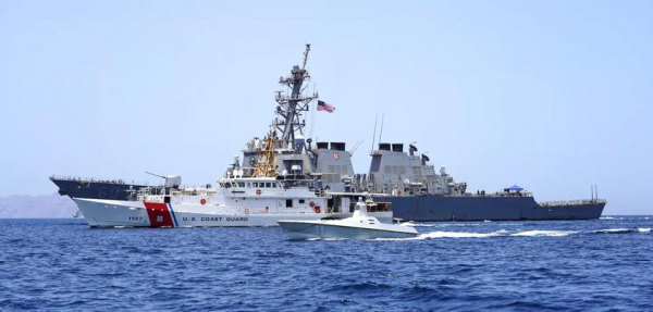 
							Беспилотный катер L3Harris Arabian Fox помог сопроводить через Ормузский пролив группу американских кораблей во главе с эсминцем USS Thomas Hudner
						