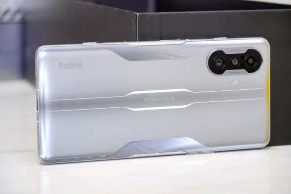 Игровая модель Redmi K50 будет самым дешёвым смартфоном в мире на Snapdragon 8 Gen1
Игровая модель Redmi K50 будет самым дешёвым смартфоном в мире на Snapdragon 8 Gen1