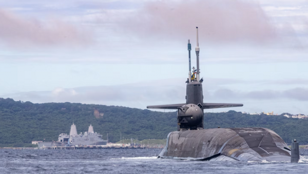 Американская субмарина класса Ohio с 20 баллистическими ракетами Trident II и ядерными боеголовками в июле может посетить Южную Корею впервые за 42 года
Американская субмарина класса Ohio с 20 баллистическими ракетами Trident II и ядерными боеголовками в июле может посетить Южную Корею впервые за 42 года