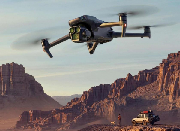 
							DJI Mavic 3 Pro &ndash; камера Hasselblad 48 МП + 20 МП + 12 МП, поддержка 5.1K, Apple ProRes и полётное время до 43 минут по цене от $2199
						