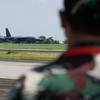 Первое в истории развёртывание ядерных бомбардировщиков B-52H в Индонезии подошло к концу – ВВС США возвращают стратегические самолёты на Гуам
Первое в истории развёртывание ядерных бомбардировщиков B-52H в Индонезии подошло к концу – ВВС США возвращают стратегические самолёты на Гуам