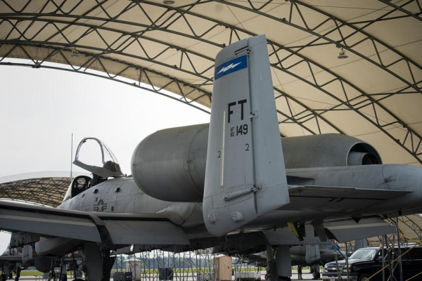 Легендарный самолёт A-10C Thunderbolt II с авиабазы «Муди» совершил последний полёт перед уходом на пенсию после 14 125 лётных часов
Легендарный самолёт A-10C Thunderbolt II с авиабазы «Муди» совершил последний полёт перед уходом на пенсию после 14 125 лётных часов
