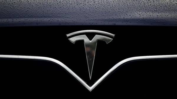 
						Tesla приостановила развертывание бета-версии 10.2 своего автопилота для водителей с "идеальными" показателями безопасности
					