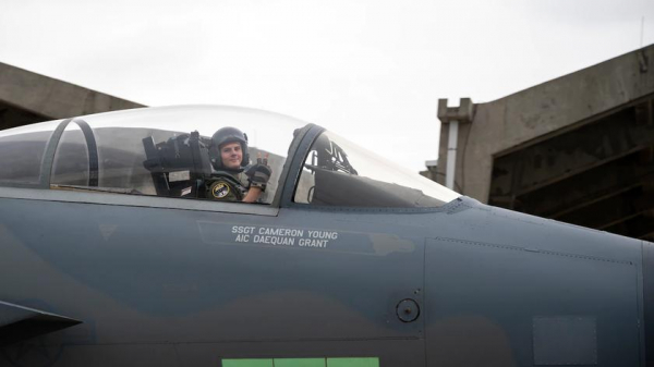 США запустили процесс вывода истребителей F-15 Eagle с авиабазы «Кадена» в Японии, где самолёты служили с 1979 года
США запустили процесс вывода истребителей F-15 Eagle с авиабазы «Кадена» в Японии, где самолёты служили с 1979 года