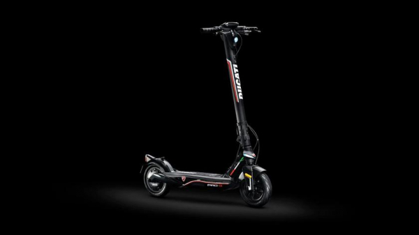 Ducati Pro-III: электросамокат с NFC-ключом, запасом хода до 50 км и скоростью до 25 км/ч за €799
Ducati Pro-III: электросамокат с NFC-ключом, запасом хода до 50 км и скоростью до 25 км/ч за €799