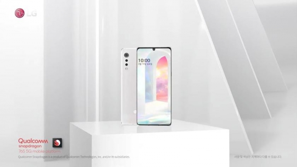 LG показала рекламный ролик с «революционным» смартфоном LG Velvet в главной роли
LG показала рекламный ролик с «революционным» смартфоном LG Velvet в главной роли