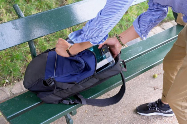 Nomad Desk – офисный стол стоимостью от $185, который можно носить в рюкзаке
Nomad Desk – офисный стол стоимостью от $185, который можно носить в рюкзаке