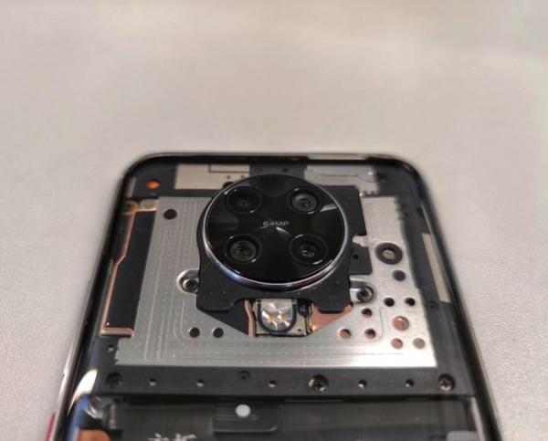 Xiaomi показала специальную версию Redmi K30 Pro, которую вы никогда не купите
Xiaomi показала специальную версию Redmi K30 Pro, которую вы никогда не купите