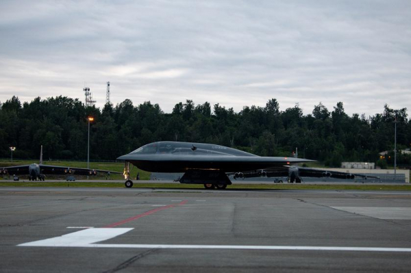 
							B-2 Spirit, B-52H Stratofortress и B-1B Lancer &ndash; ВВС США одновременно использовали сразу все типы стратегических бомбардировщиков
						