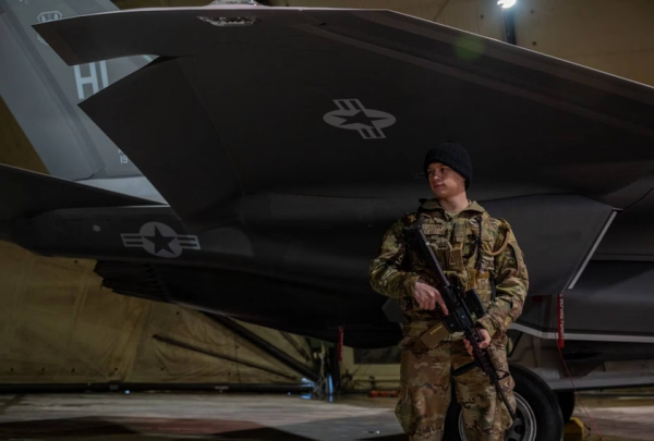 В 2022 году ВВС США отправили в Европу 12 истребителей F-35 Lightning II для обнаружения российских зенитно-ракетных комплексов С-300
В 2022 году ВВС США отправили в Европу 12 истребителей F-35 Lightning II для обнаружения российских зенитно-ракетных комплексов С-300