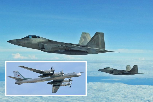 Истребители пятого поколения F-22 перехватили два российских ядерных бомбардировщика Ту-95 возле Аляски
Истребители пятого поколения F-22 перехватили два российских ядерных бомбардировщика Ту-95 возле Аляски