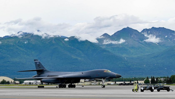 
							B-2 Spirit, B-52H Stratofortress и B-1B Lancer &ndash; ВВС США одновременно использовали сразу все типы стратегических бомбардировщиков
						