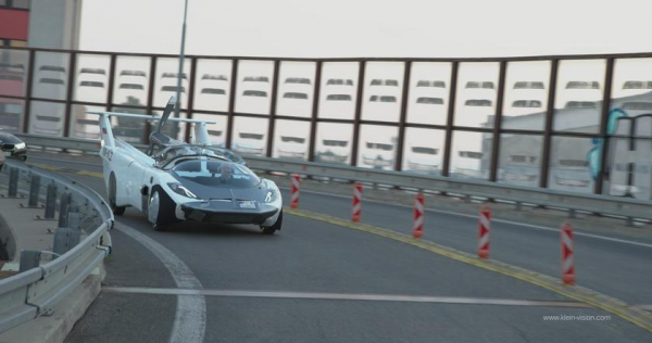 Добро пожаловать в будущее: летающий автомобиль-трансформер AirCar совершил первый в истории перелет между городами
Добро пожаловать в будущее: летающий автомобиль-трансформер AirCar совершил первый в истории перелет между городами