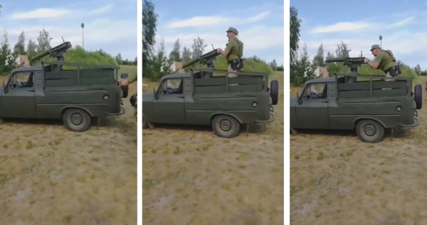 Украинские военные установили пулемёт Максима 1910 года на советский автомобиль Иж-2715
Украинские военные установили пулемёт Максима 1910 года на советский автомобиль Иж-2715